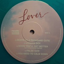 Laden Sie das Bild in den Galerie-Viewer, Taylor Swift : Lover (LP, Pin + LP, Blu + Album, RE)
