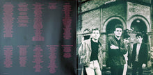 Laden Sie das Bild in den Galerie-Viewer, The Smiths : The Queen Is Dead (LP, Album, RE, Gat)
