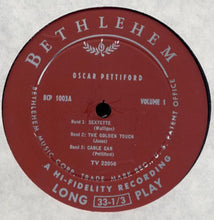 Laden Sie das Bild in den Galerie-Viewer, Oscar Pettiford : Oscar Pettiford (10", Album)
