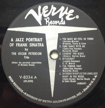 Laden Sie das Bild in den Galerie-Viewer, The Oscar Peterson Trio : A Jazz Portrait Of Frank Sinatra (LP, Mono)
