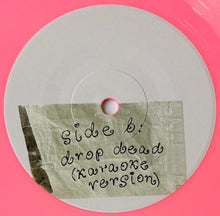 Laden Sie das Bild in den Galerie-Viewer, Olivia Rodrigo : Drop Dead (7", Single, Ltd, Pin)
