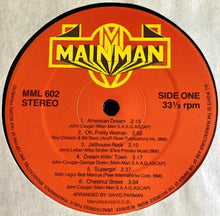 Laden Sie das Bild in den Galerie-Viewer, John Cougar Mellencamp : Chestnut Street Incident (LP, Album)
