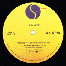 Laden Sie das Bild in den Galerie-Viewer, Laid Back : Sunshine Reggae / White Horse (12", Maxi, SRC)
