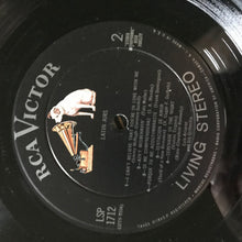 Laden Sie das Bild in den Galerie-Viewer, Luis Arcaraz And His Orchestra* : Latin Airs (LP)
