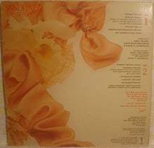 Charger l&#39;image dans la galerie, Sandi Patti* : The Gift Goes On (LP)
