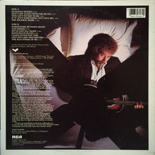 Laden Sie das Bild in den Galerie-Viewer, Earl Thomas Conley : Somewhere Between Right And Wrong (LP, Album, Ind)
