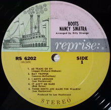 Laden Sie das Bild in den Galerie-Viewer, Nancy Sinatra : Boots (LP, Album, Jac)

