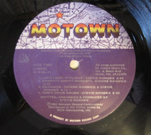 Laden Sie das Bild in den Galerie-Viewer, Stevie Wonder : The Woman In Red (Selections From The Original Motion Picture Soundtrack) (LP, Album, Gat)
