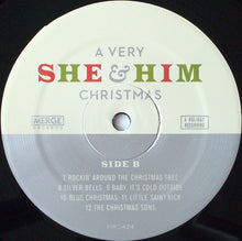 Laden Sie das Bild in den Galerie-Viewer, She &amp; Him : A Very She &amp; Him Christmas (LP, Album)
