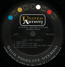 Laden Sie das Bild in den Galerie-Viewer, John Barry : Goldfinger (Original Motion Picture Sound Track) (LP, Album, Pit)
