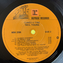 Laden Sie das Bild in den Galerie-Viewer, Neil Young : Comes A Time (LP, Album, RE, Los)
