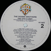 Laden Sie das Bild in den Galerie-Viewer, The Doobie Brothers : One Step Closer (LP, Album, Mon)
