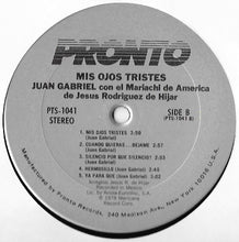Laden Sie das Bild in den Galerie-Viewer, Juan Gabriel Con El Mariachi De America De Jesus Rodriguez De Hijar* : Mis Ojos Tristes (LP, Album)
