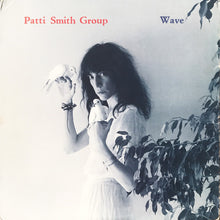 Laden Sie das Bild in den Galerie-Viewer, Patti Smith Group : Wave (LP, Album, Hub)

