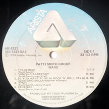 Laden Sie das Bild in den Galerie-Viewer, Patti Smith Group : Wave (LP, Album, Hub)
