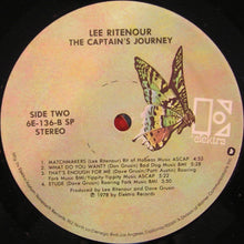 Laden Sie das Bild in den Galerie-Viewer, Lee Ritenour : The Captain's Journey (LP, Album, Spe)
