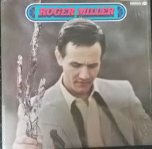 Laden Sie das Bild in den Galerie-Viewer, Roger Miller : A Tender Look At Love (LP, Album, Promo)
