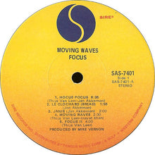 Laden Sie das Bild in den Galerie-Viewer, Focus (2) : Moving Waves (LP, Album, Pre)
