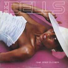 Laden Sie das Bild in den Galerie-Viewer, The Dells : One Step Closer (LP, Album)

