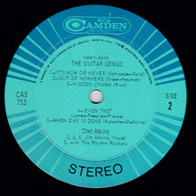 Laden Sie das Bild in den Galerie-Viewer, Chet Atkins : The Guitar Genius (LP, Album)
