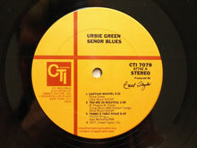 Laden Sie das Bild in den Galerie-Viewer, Urbie Green With Grover Washington, Jr. &amp; Dave Matthews&#39; Big Band : Señor  Blues (LP, Album, Pit)
