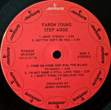 Laden Sie das Bild in den Galerie-Viewer, Faron Young : Step Aside (LP, Club)
