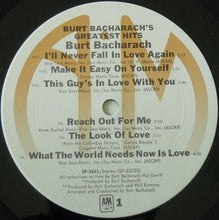 Laden Sie das Bild in den Galerie-Viewer, Burt Bacharach : Burt Bacharach&#39;s Greatest Hits (LP, Album, Comp, Club)
