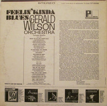 Laden Sie das Bild in den Galerie-Viewer, Gerald Wilson Orchestra : Feelin&#39; Kinda Blues (LP, Album)
