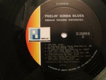 Charger l&#39;image dans la galerie, Gerald Wilson Orchestra : Feelin&#39; Kinda Blues (LP, Album)
