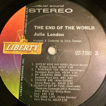 Laden Sie das Bild in den Galerie-Viewer, Julie London : The End Of The World (LP, Album)
