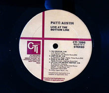 Laden Sie das Bild in den Galerie-Viewer, Patti Austin : Live At The Bottom Line (LP, Album, Gat)
