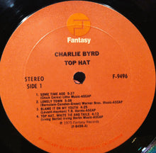 Laden Sie das Bild in den Galerie-Viewer, Charlie Byrd Featuring Nat Adderley : Top Hat (LP, Album)
