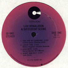 Laden Sie das Bild in den Galerie-Viewer, Lou Donaldson : A Different Scene (LP, Album)
