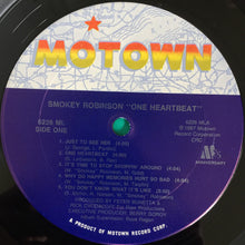 Laden Sie das Bild in den Galerie-Viewer, Smokey Robinson : One Heartbeat (LP, Album, Club)
