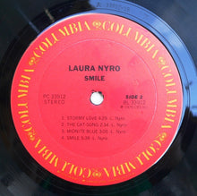 Laden Sie das Bild in den Galerie-Viewer, Laura Nyro : Smile (LP, Album, Pit)
