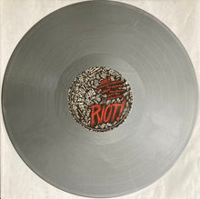Laden Sie das Bild in den Galerie-Viewer, Paramore : Riot! (LP, Album, Ltd, RE, Sil)
