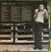 Laden Sie das Bild in den Galerie-Viewer, Charlie McCoy : Charlie McCoy (LP, Album, Ter)

