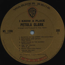 Laden Sie das Bild in den Galerie-Viewer, Petula Clark : I Know A Place (LP, Album)
