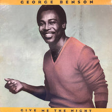 Laden Sie das Bild in den Galerie-Viewer, George Benson : Give Me The Night (LP, Album, Mon)
