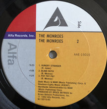 Laden Sie das Bild in den Galerie-Viewer, The Monroes (2) : The Monroes (LP, MiniAlbum, Ter)
