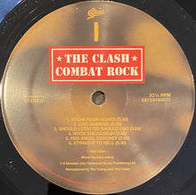Laden Sie das Bild in den Galerie-Viewer, The Clash : Combat Rock (LP, Album, RE, RM, 180)
