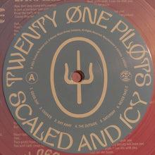 Laden Sie das Bild in den Galerie-Viewer, Twenty One Pilots : Scaled And Icy (LP, Album, Ltd, Cry)
