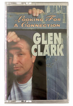 Laden Sie das Bild in den Galerie-Viewer, Glen Clark : Looking For A Connection (Cass, Album)
