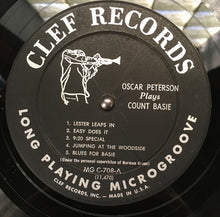 Laden Sie das Bild in den Galerie-Viewer, Oscar Peterson : Oscar Peterson Plays Count Basie (LP, Album, Mono)
