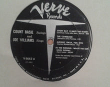 Charger l&#39;image dans la galerie, Count Basie / Joe Williams : Count Basie Swings--Joe Williams Sings (LP, Album, RE)
