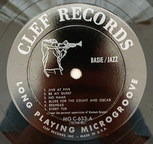 Laden Sie das Bild in den Galerie-Viewer, Count Basie : Basie Jazz (LP)
