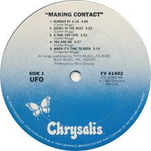 Laden Sie das Bild in den Galerie-Viewer, UFO (5) : Making Contact (LP, Album, Car)
