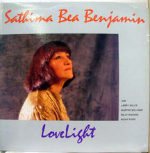 Laden Sie das Bild in den Galerie-Viewer, Sathima Bea Benjamin : Love Light (LP)
