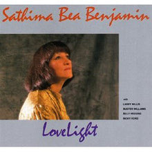 Laden Sie das Bild in den Galerie-Viewer, Sathima Bea Benjamin : Love Light (LP)
