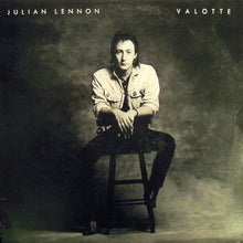 Laden Sie das Bild in den Galerie-Viewer, Julian Lennon : Valotte (LP, Album)
